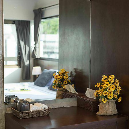 Greenleaf Hostel Phuket Buitenkant foto