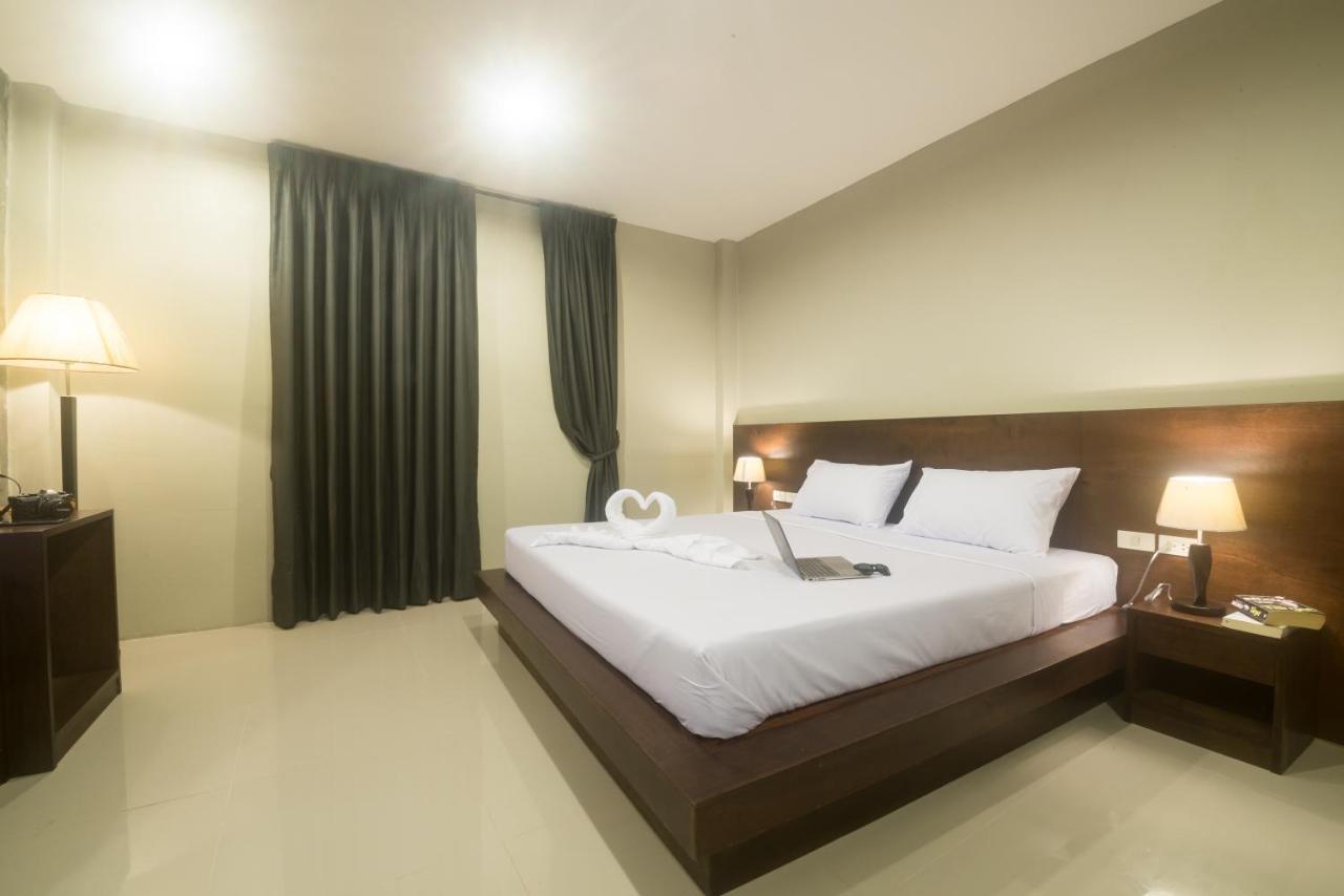 Greenleaf Hostel Phuket Buitenkant foto