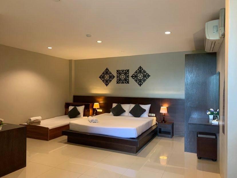 Greenleaf Hostel Phuket Buitenkant foto