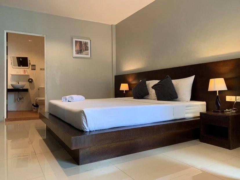 Greenleaf Hostel Phuket Buitenkant foto