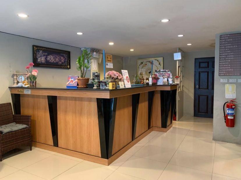 Greenleaf Hostel Phuket Buitenkant foto