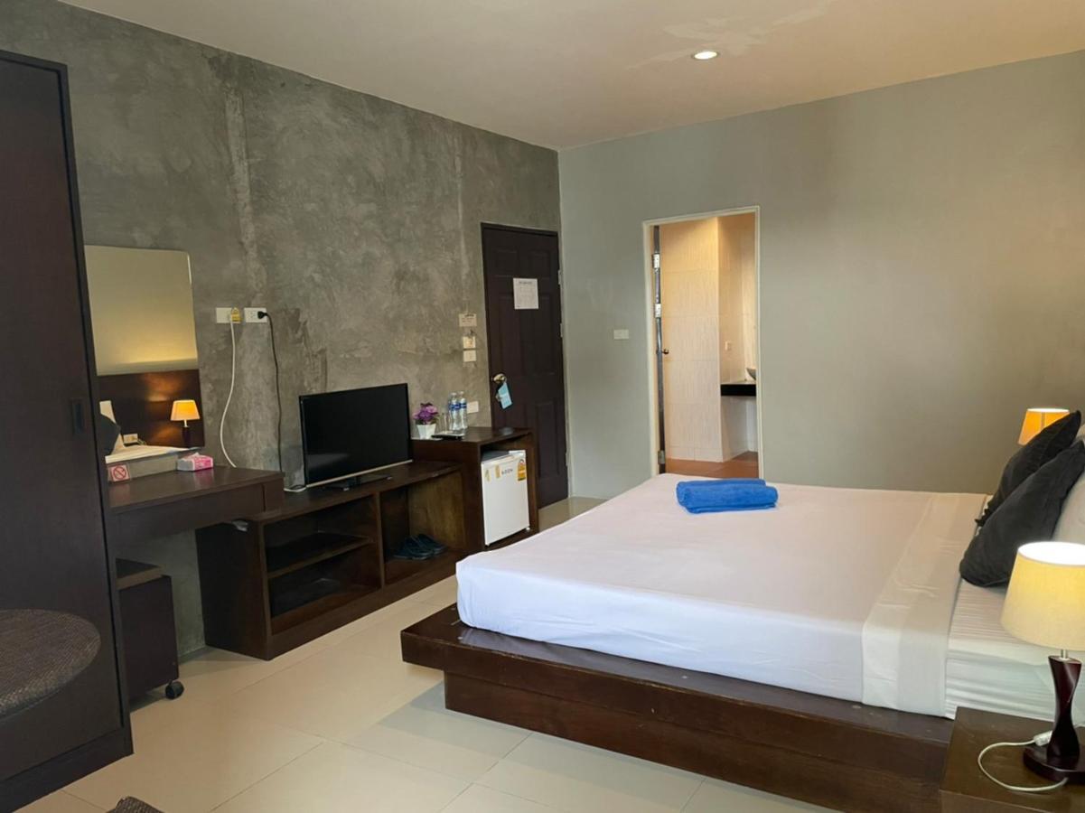 Greenleaf Hostel Phuket Buitenkant foto