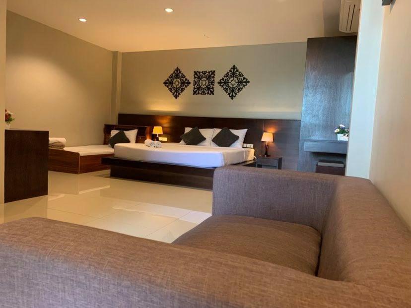 Greenleaf Hostel Phuket Buitenkant foto