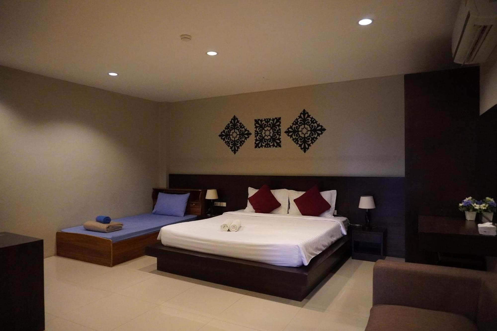 Greenleaf Hostel Phuket Buitenkant foto