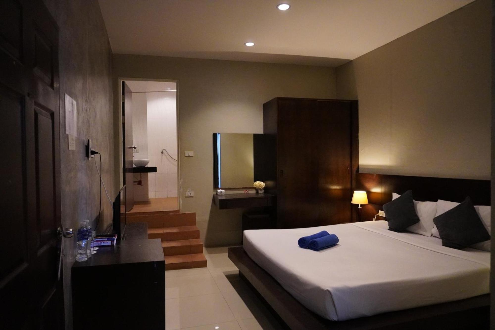 Greenleaf Hostel Phuket Buitenkant foto