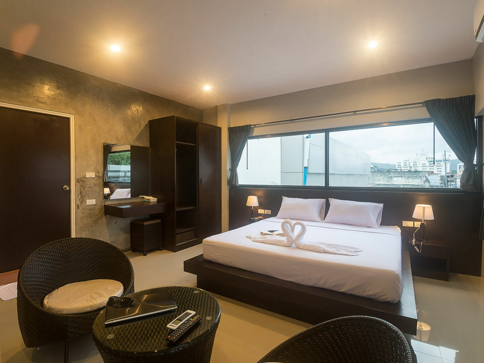 Greenleaf Hostel Phuket Buitenkant foto