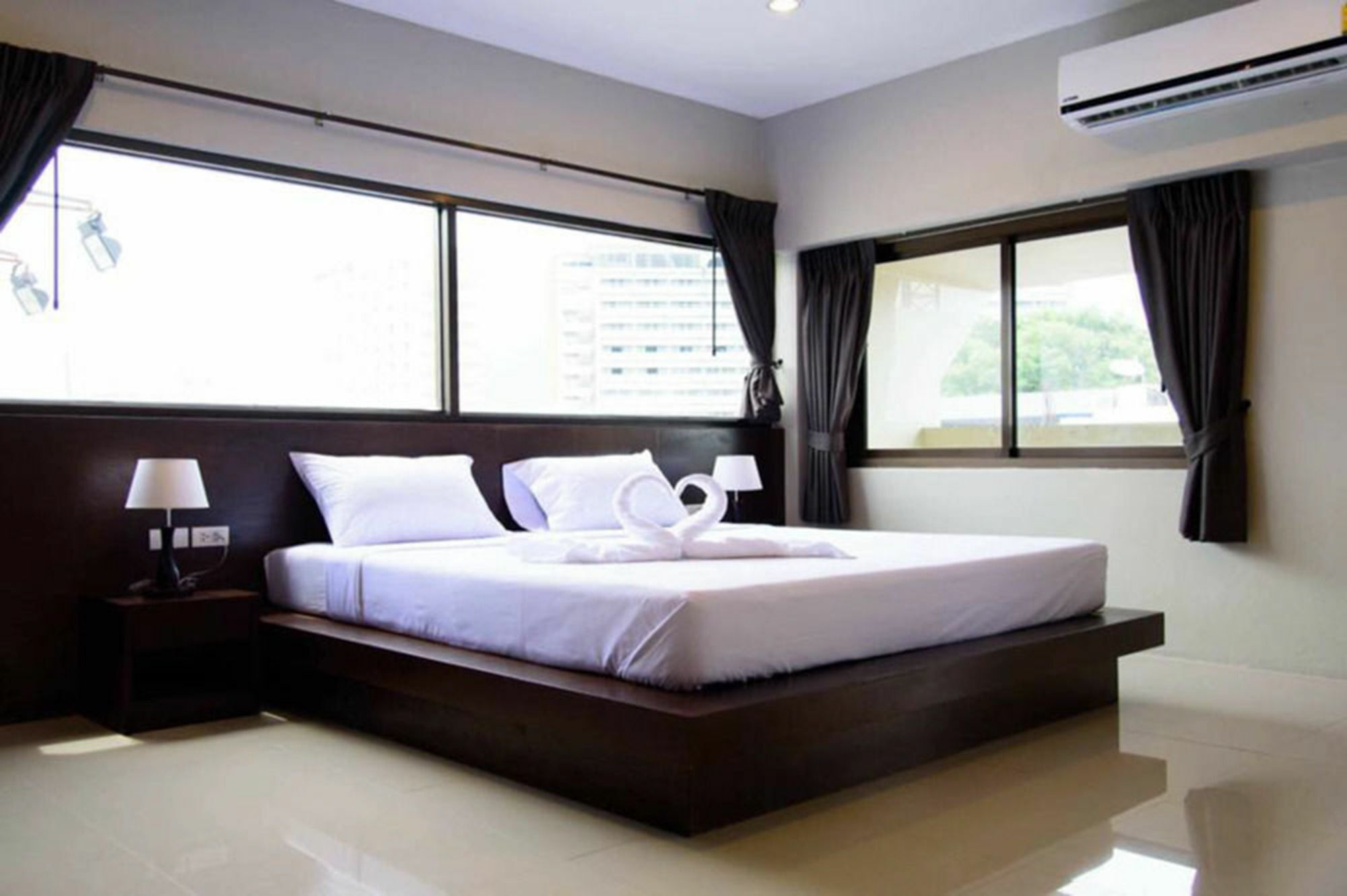 Greenleaf Hostel Phuket Buitenkant foto
