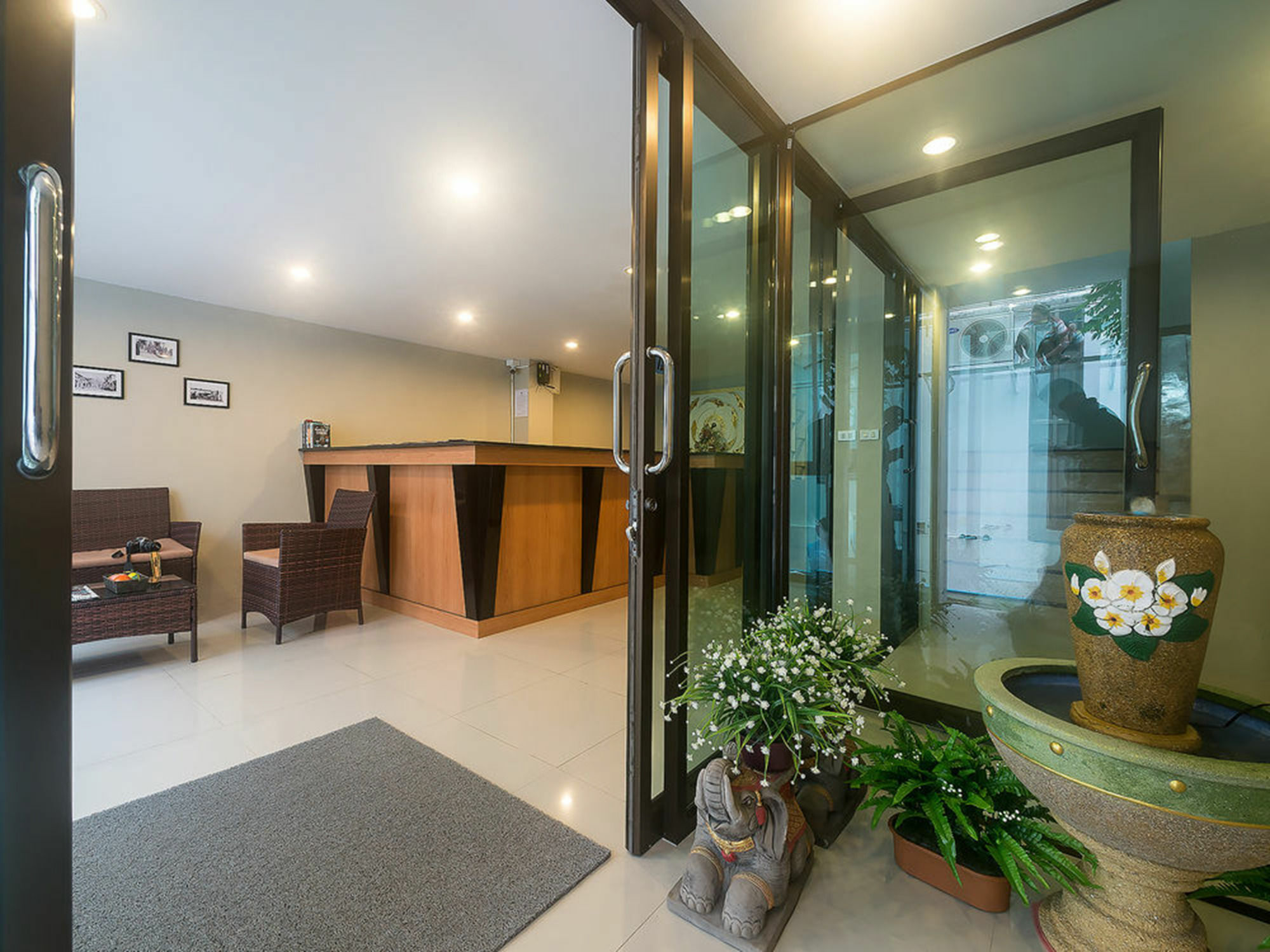Greenleaf Hostel Phuket Buitenkant foto