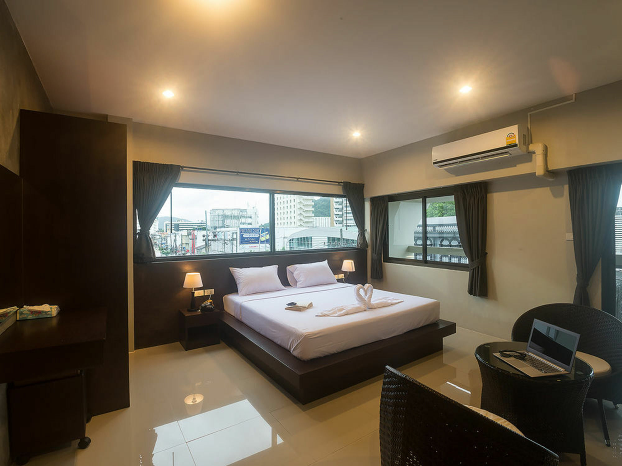 Greenleaf Hostel Phuket Buitenkant foto