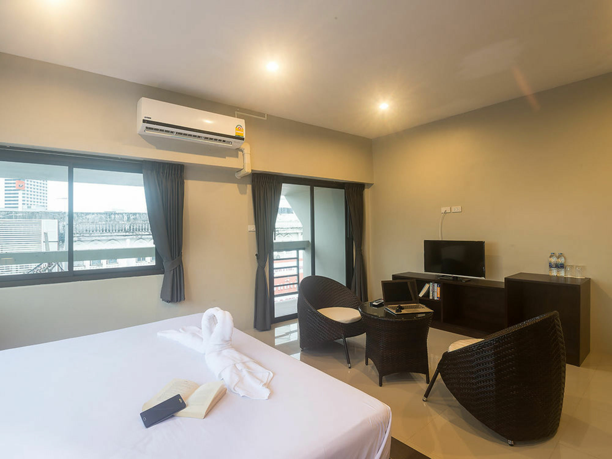 Greenleaf Hostel Phuket Buitenkant foto