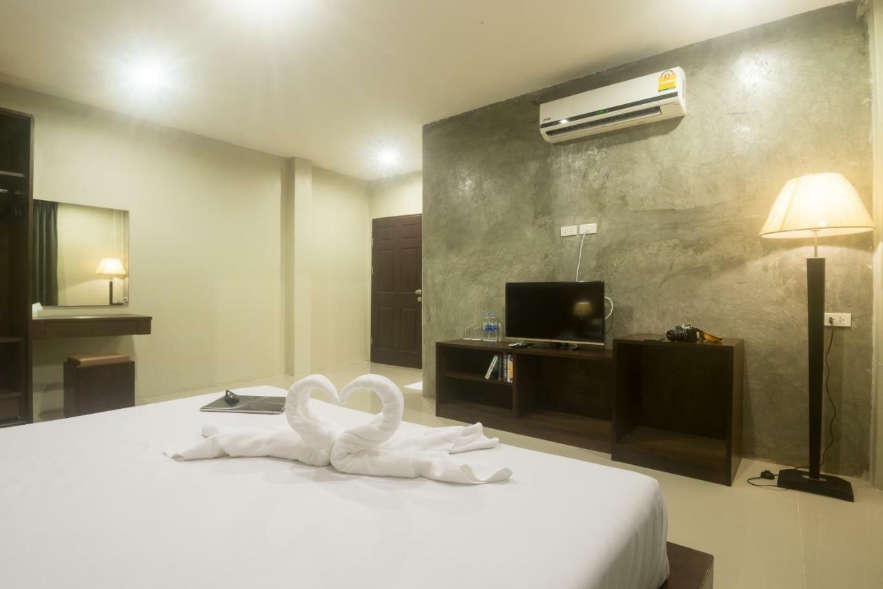 Greenleaf Hostel Phuket Buitenkant foto